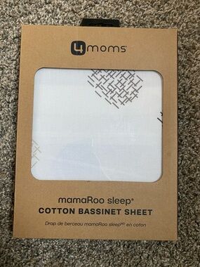 mamaRoo Sleep Cotton Bassinet Sheet in White with Gray Pattern